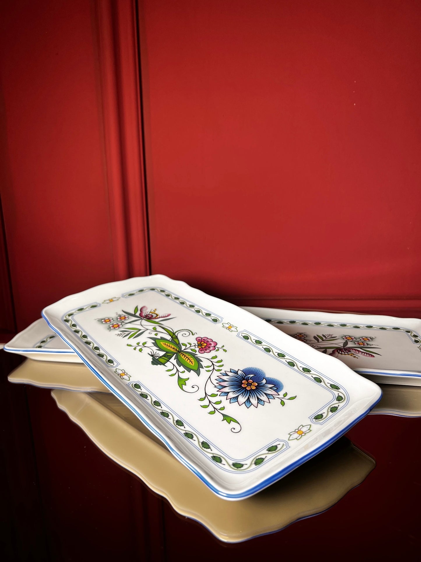Rectangular tray 33 cm