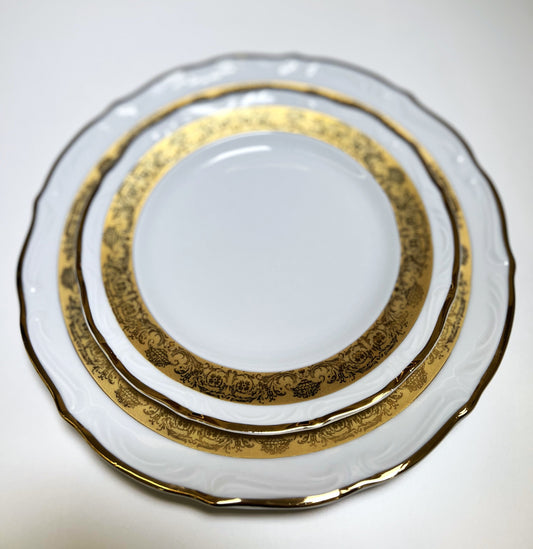 Dinner set ''Gold engraving''