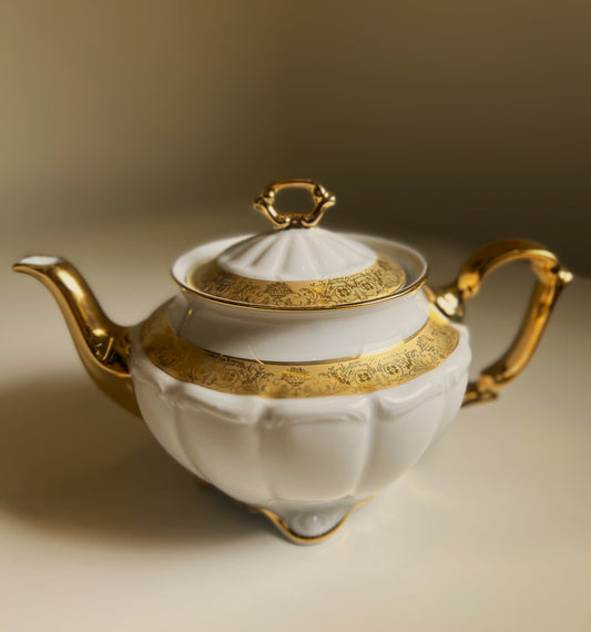 Tea set ''Gold engraving''