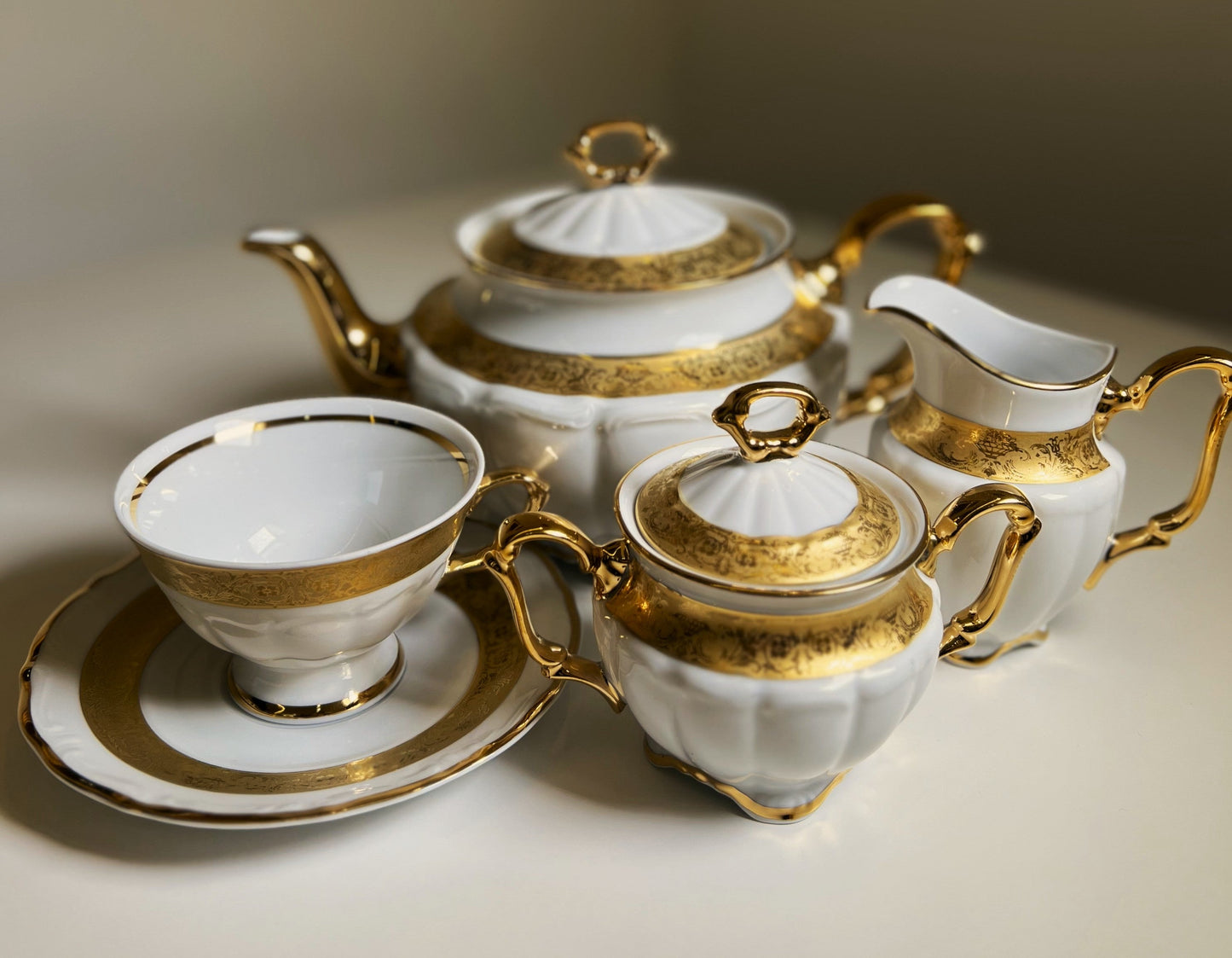 Tea set ''Gold engraving''