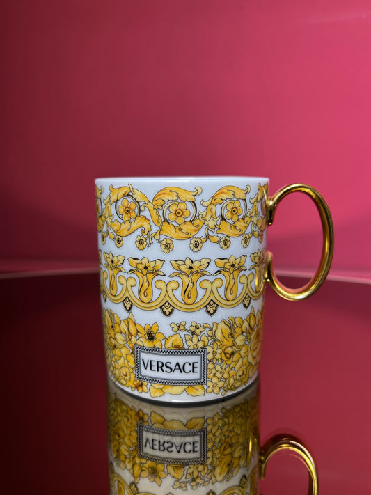 Mug with handle