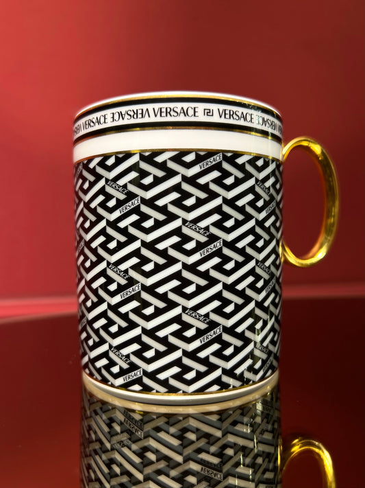 Šálek čaje Versace
