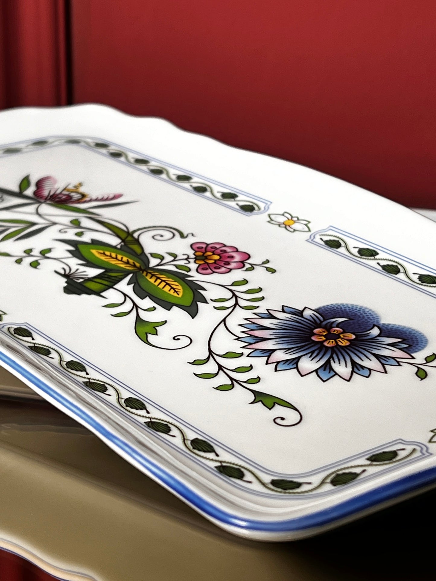 Rectangular tray 33 cm