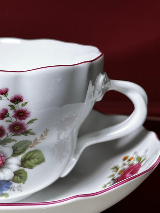 Cup D ''Iris''