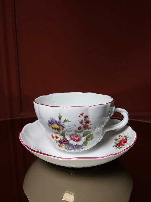 Cup D ''Iris''